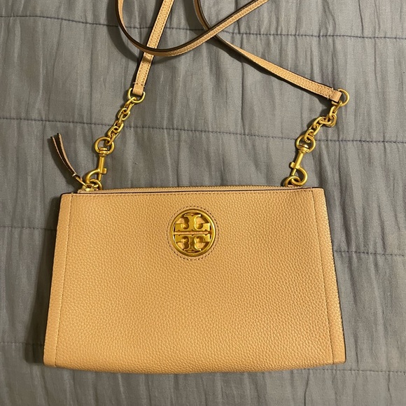 Tory Burch Bags Tory Burch Carson Crossbody Seashell Tan Poshmark